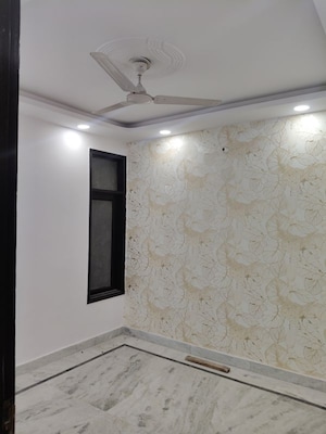 Room in 3 BHK Builder Floor at Govindpuri – for Sale