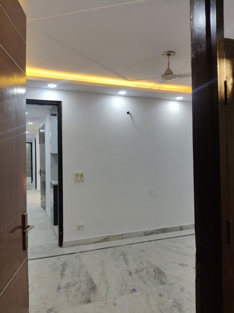 Room, govindpuri 3 Bedroom 906 Sq.Ft. Builder Floor In Govindpuri Delhi 9772928