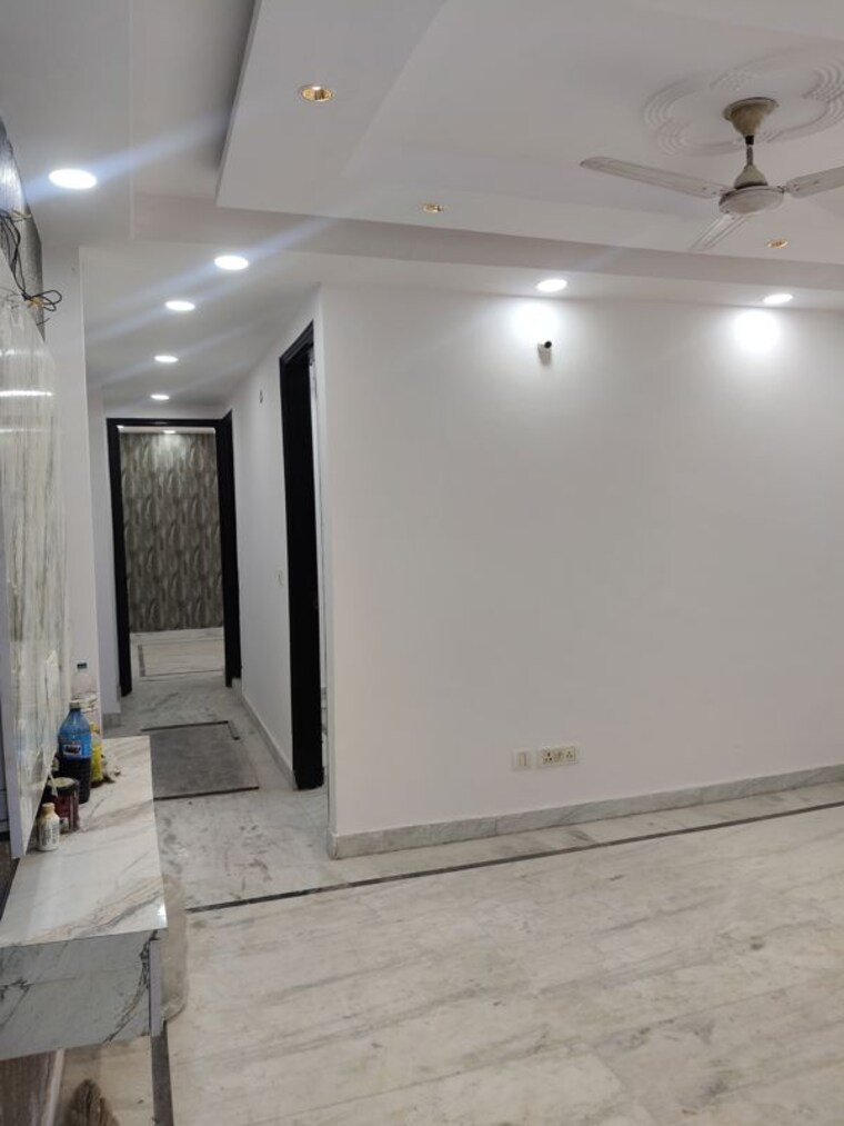 Room, govindpuri 3 Bedroom 906 Sq.Ft. Builder Floor In Govindpuri Delhi 9772928