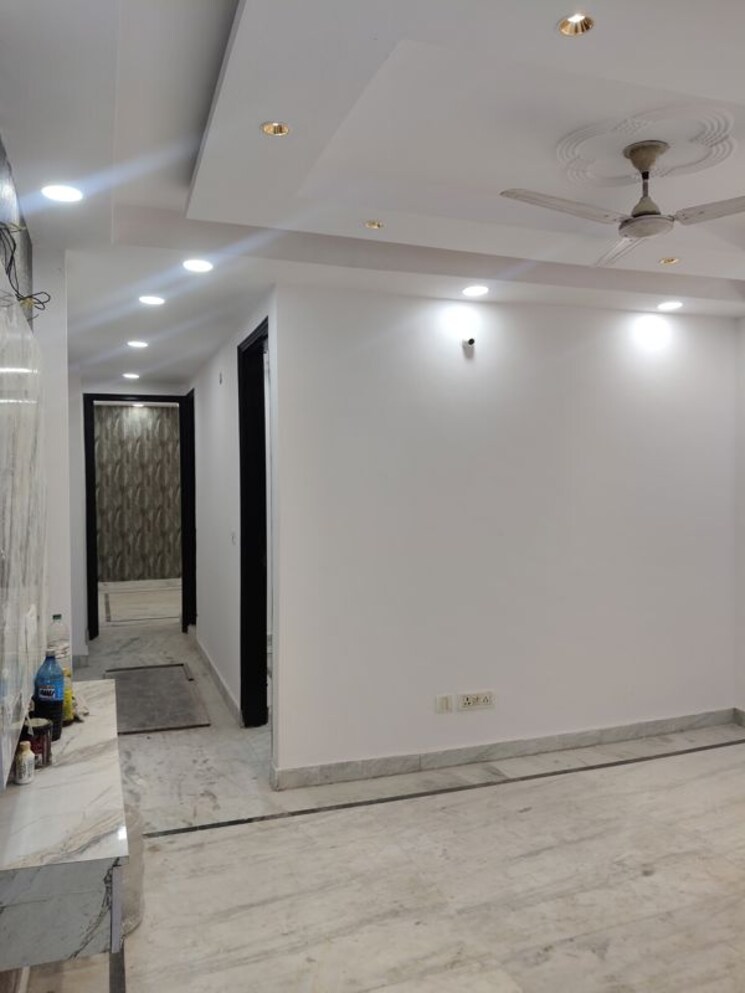 Room, govindpuri 3 Bedroom 906 Sq.Ft. Builder Floor In Govindpuri Delhi 9772928