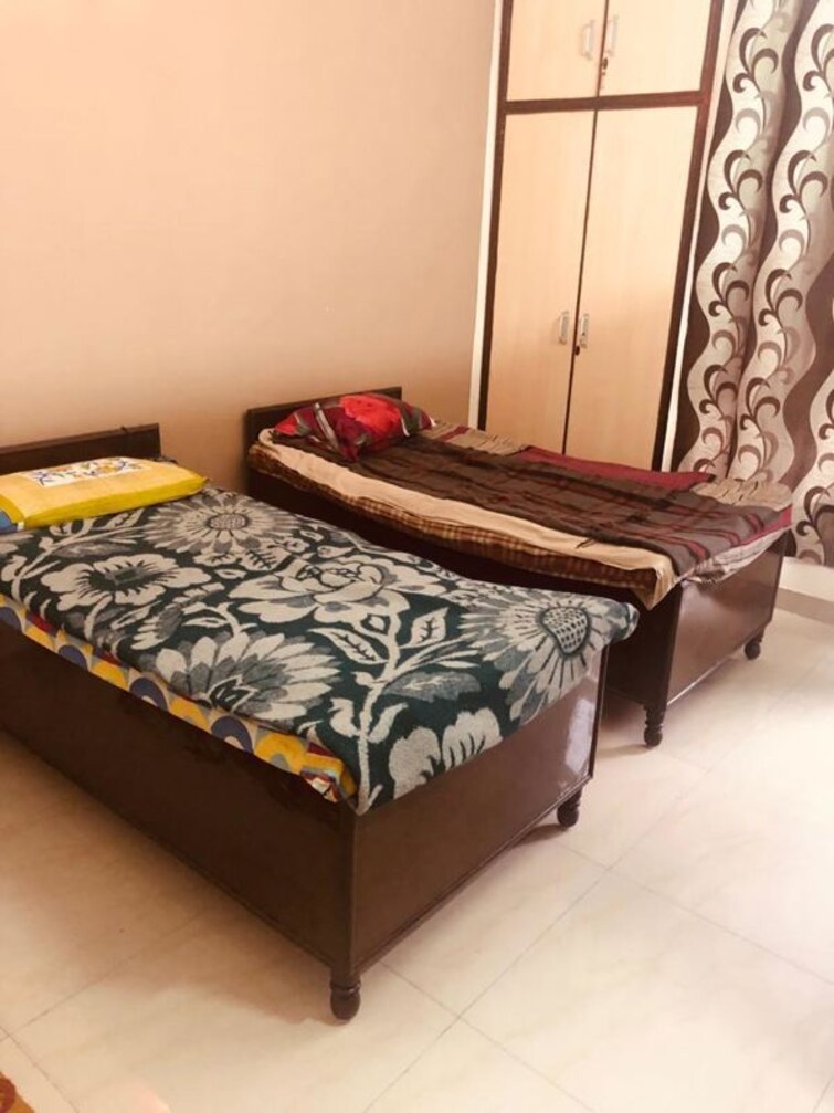Bedroom, sector 99 2 Bedroom 450 Sq.Ft. Independent House In Sector 99 Noida 9772931