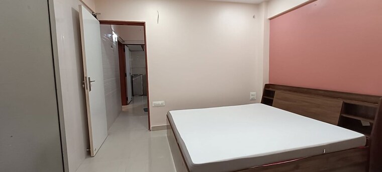 Room, swapnlok-chs 1 Bedroom 575 Sq.Ft. Apartment In Malad East Mumbai 9664699