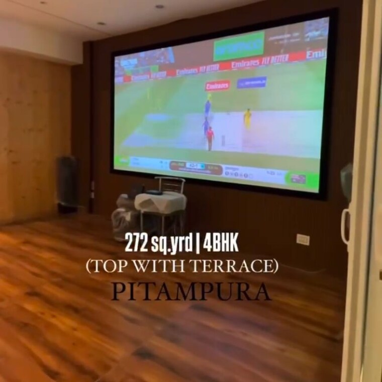 undefined, pitampura 4 Bedroom 272 Sq.Yd. Builder Floor In Pitampura Delhi 9772981