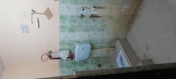 Bathroom in 1.5 BHK Builder Floor at Sai Residency Noida, Sector 73 – for Rent