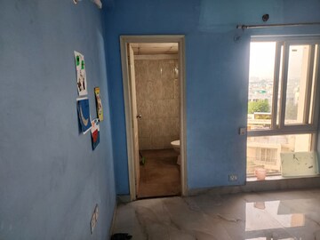 Room in 4 BHK Apartment at SS The Leaf, Sector 85 – for Rent