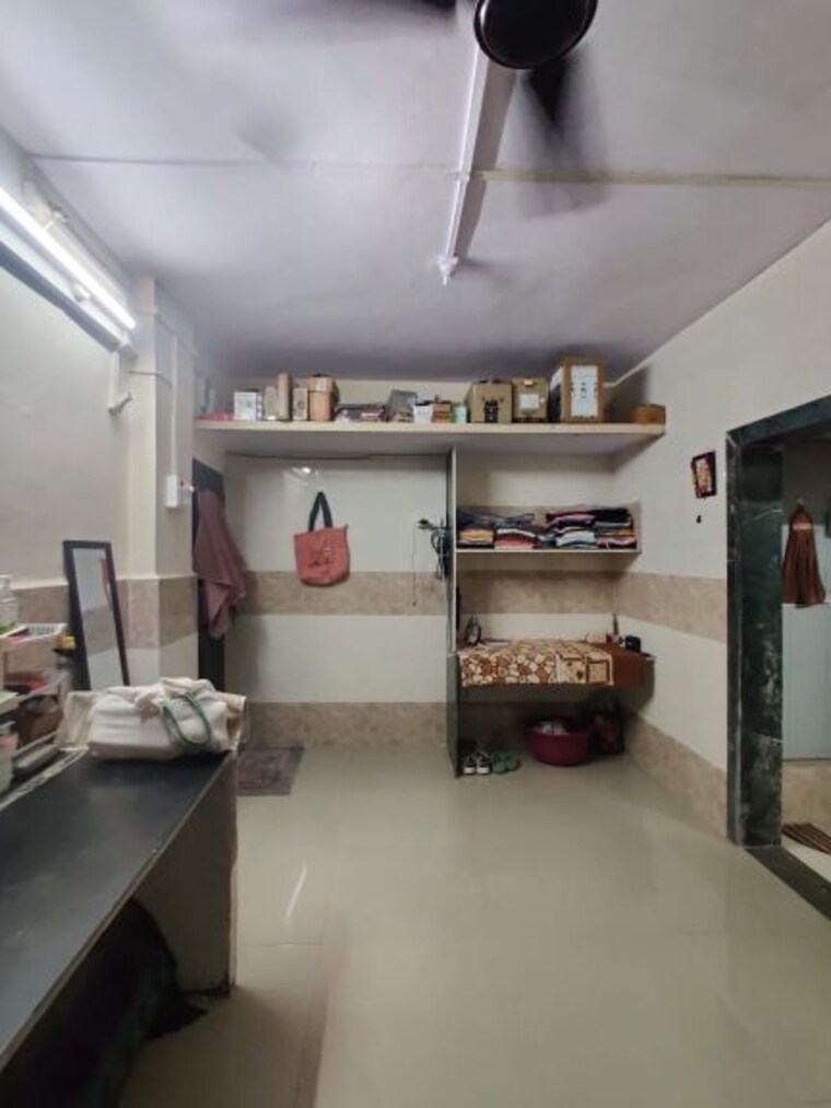 Room, bhayandar west 1 RK 250 Sq.Ft. Apartment In Bhayandar West Thane 9773017