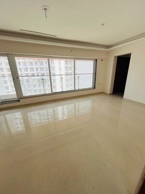 Room in 3.5 BHK Apartment at Je and Vee Madhuban, Malad East – for Rent