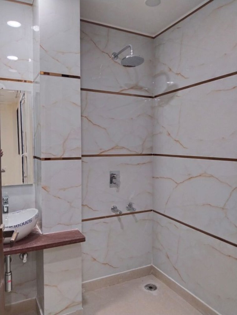 Bathroom, vikas puri 3 Bedroom 125 Sq.Yd. Builder Floor In Vikas Puri Delhi 9773066