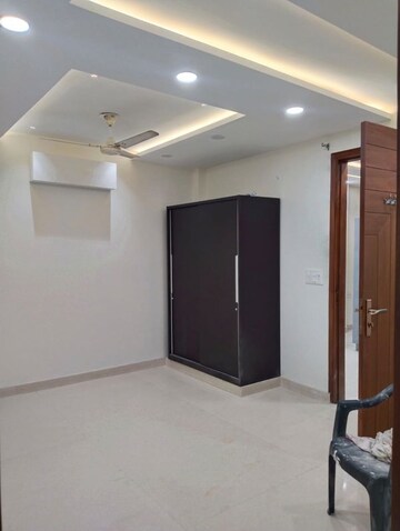 Building Lobby in 3 BHK Builder Floor at Vikas Puri – for Rent