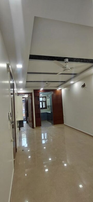 Furnished Amenities in 3 BHK Builder Floor at Vikas Puri – for Rent