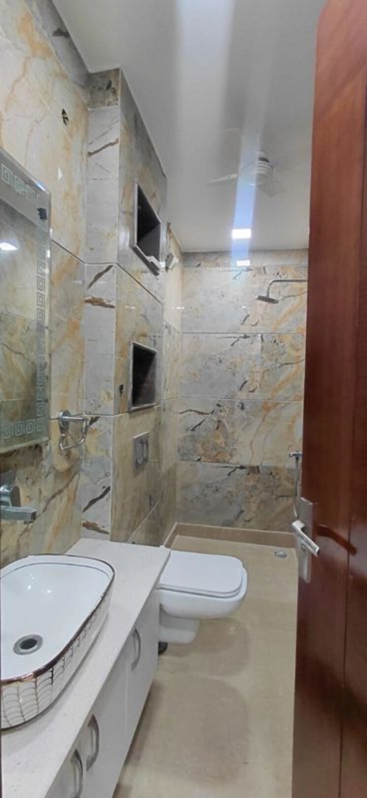 Bathroom, vikas puri 3 Bedroom 125 Sq.Yd. Builder Floor In Vikas Puri Delhi 9773066