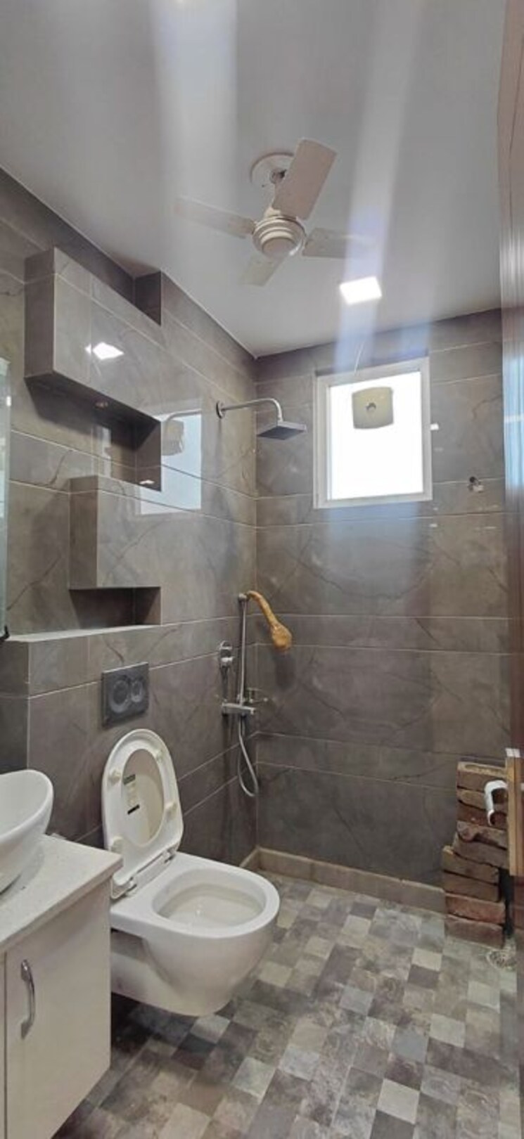 Bathroom, vikas puri 3 Bedroom 125 Sq.Yd. Builder Floor In Vikas Puri Delhi 9773066