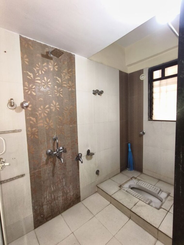 Bathroom, puranik-city 2 Bedroom 905 Sq.Ft. Apartment In Kasarvadavali Thane 9773091