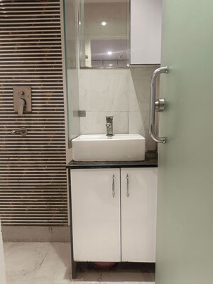 Bathroom in 1 RK Apartment at Moti Nagar – for Rent