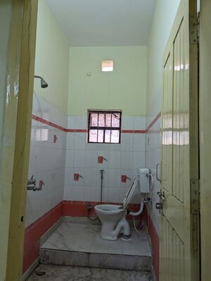 Bathroom in 2 BHK Apartment at Morabadi – for Rent