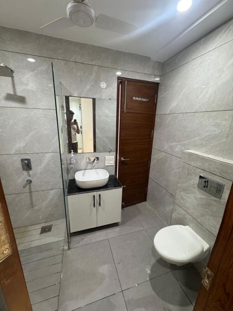 Bathroom, sector 10 3 Bedroom 1280 Sq.Ft. Builder Floor In Sector 10 Panchkula 9773132