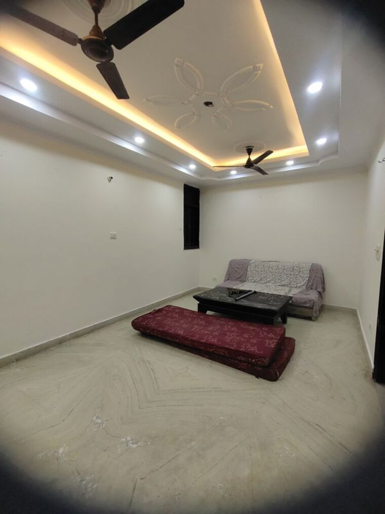 Living Room, chattarpur 3 Bedroom 150 Sq.Yd. Builder Floor In Chattarpur Delhi 9773159