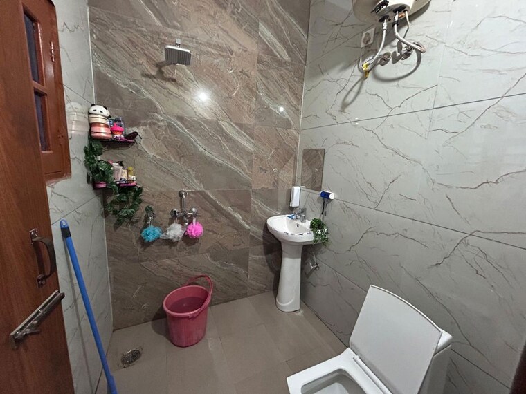 Bathroom, kharar mohali road 2 Bedroom 1040 Sq.Ft. Apartment In Kharar Mohali Road Kharar 9773162