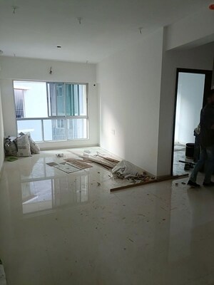 Room in 2 BHK Apartment at Khodiyaar Siddharth Nagar Goodwill CHS, Goregaon West – for Rent