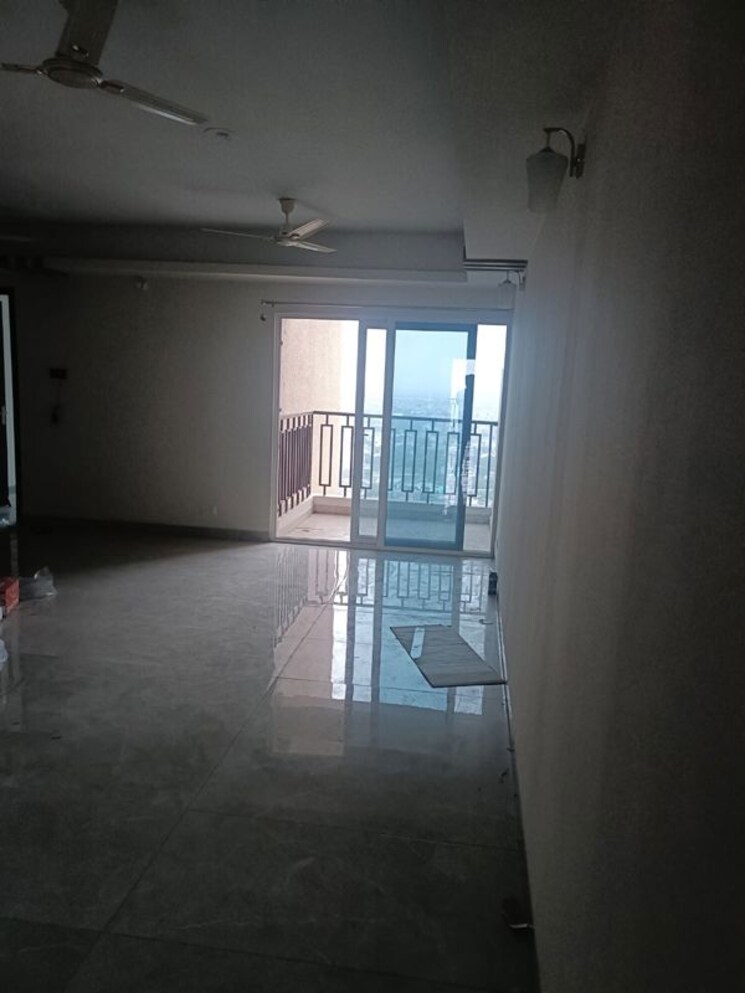 Room, mahagun-mirabella 5 Bedroom 5600 Sq.Ft. Apartment In Sector 79 Noida 9773166