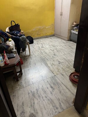 Parking in 3 BHK Builder Floor at Sector 30 – for Sale