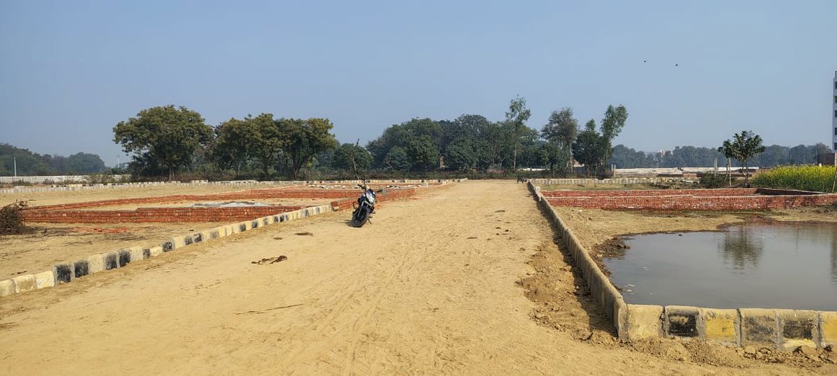 Plot For Sale in Mohanlalganj