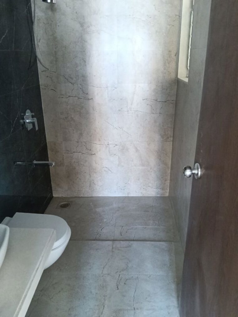 Bathroom, dosti-west-county-phase-4-dosti-pine 2 Bedroom 740 Sq.Ft. Apartment In Balkum Pada Thane 9773214