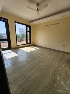 Room in 2 BHK Independent House at Sector 55 – for Rent