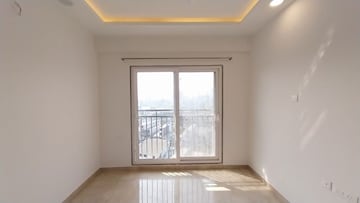 Room in 2 BHK Apartment at MICL Insignia, Vile Parle West – for Rent