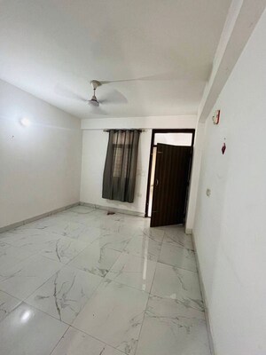Room in 1 BHK Builder Floor at Saket – for Rent