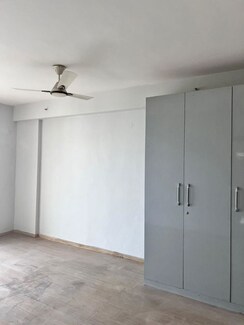 3 BHK + Servant Room Apartment For Rent in DLF New Town Heights I