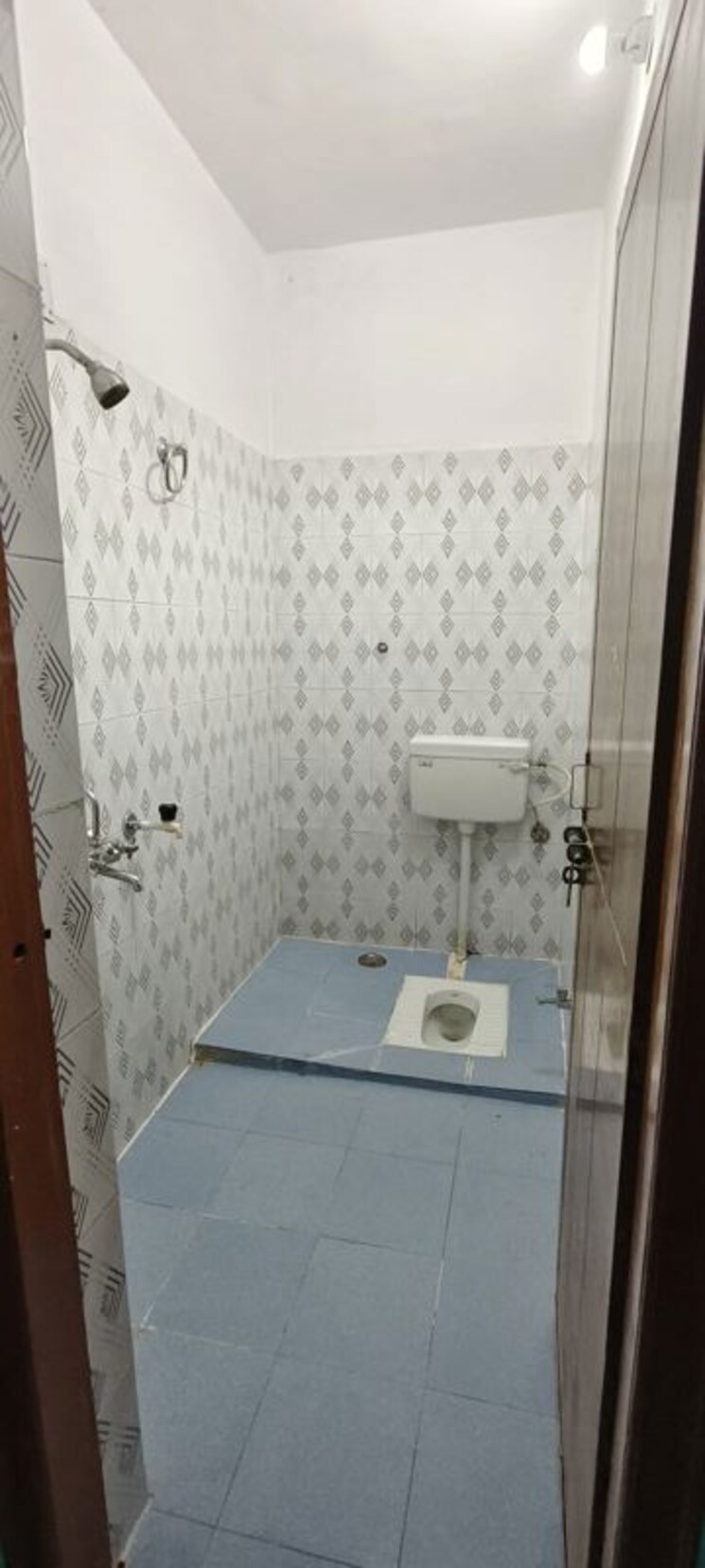Bathroom, gomti nagar Commercial Office Space 1600 Sq.Ft. In Gomti Nagar Lucknow 9773271