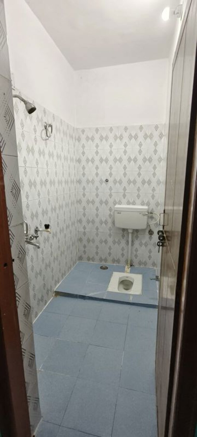 Bathroom, gomti nagar Commercial Office Space 1600 Sq.Ft. In Gomti Nagar Lucknow 9773271