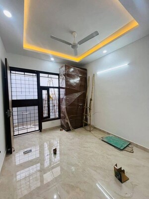 Room in 2 BHK Builder Floor at Saket – for Rent