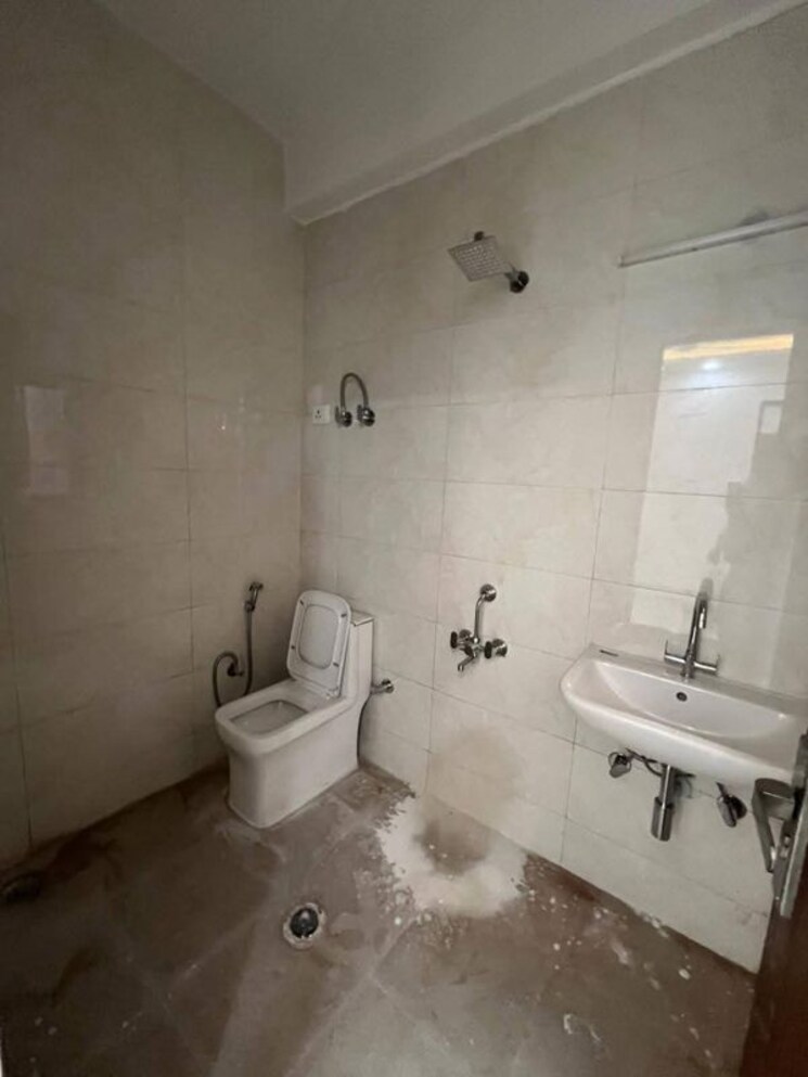 Bathroom, saket 2 Bedroom 1000 Sq.Ft. Builder Floor In Saket Delhi 9773310