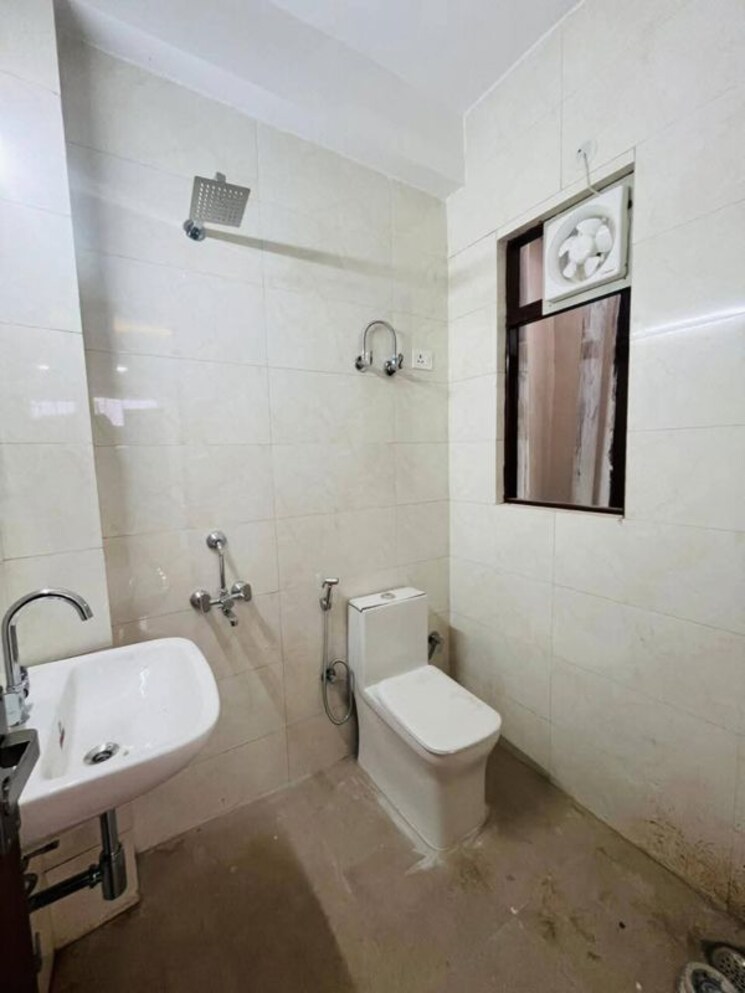 Bathroom, saket 2 Bedroom 1000 Sq.Ft. Builder Floor In Saket Delhi 9773310