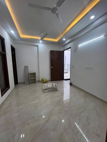 Room in 2 BHK Builder Floor at Saket – for Rent