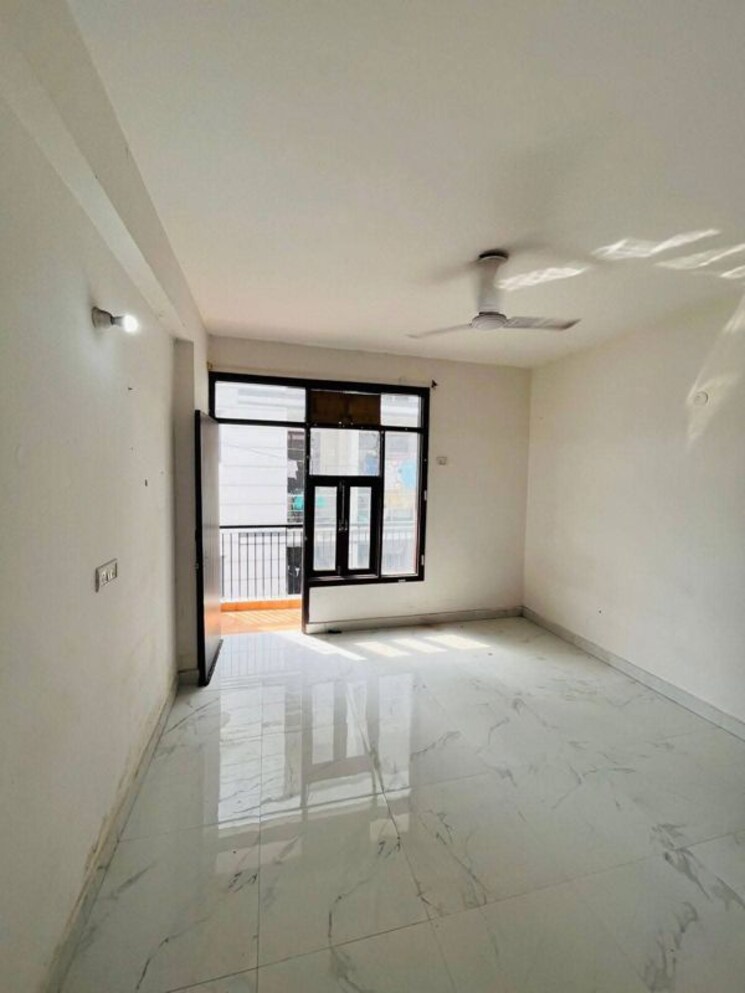 Room, saket 2 Bedroom 1000 Sq.Ft. Builder Floor In Saket Delhi 9773310