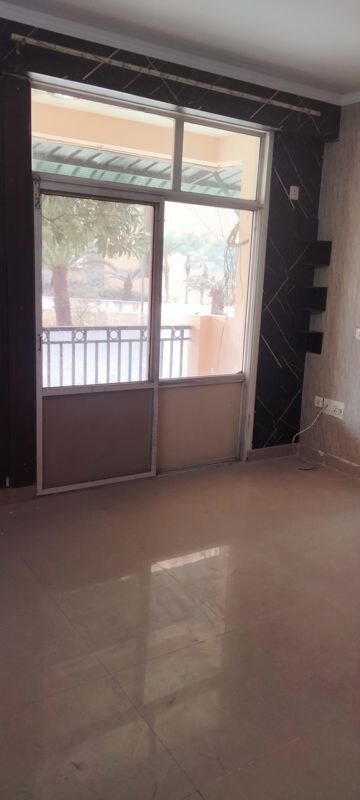 Room in 3 BHK Apartment at Ashiana Palm Court, Raj Nagar Extension – for Sale