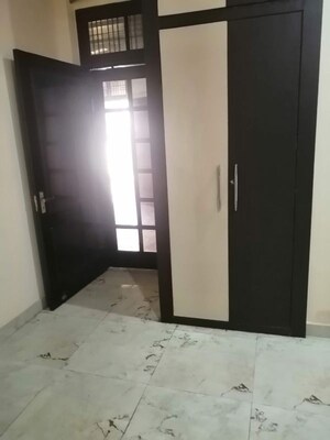 Room in 2 BHK Independent House at Gomti Nagar – for Rent