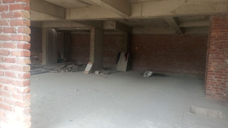  Parking, svp-gulmohur-garden-phase-2 Commercial Shop 550 Sq.Ft. In Raj Nagar Extension Ghaziabad 9773348