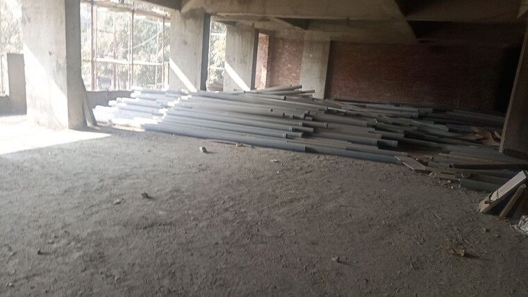  Parking, svp-gulmohur-garden-phase-2 Commercial Shop 550 Sq.Ft. In Raj Nagar Extension Ghaziabad 9773348