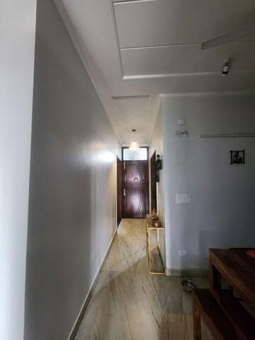 Furnished Amenities in 3 BHK Builder Floor at Chittaranjan Park – for Sale