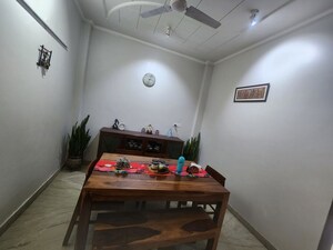 Furnished Amenities in 3 BHK Builder Floor at Chittaranjan Park – for Sale