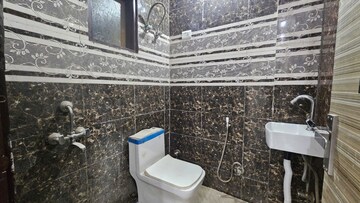 Bathroom in 1 BHK Builder Floor at Saket – for Rent