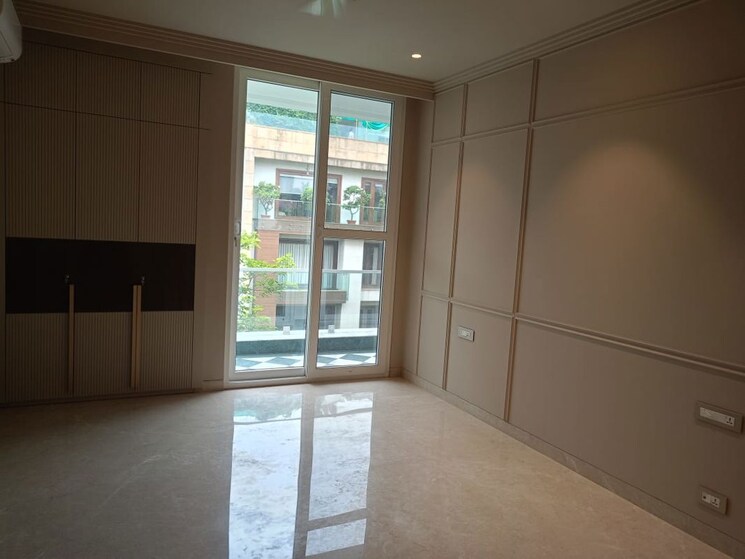 Room, defence colony 3 Bedroom 325 Sq.Yd. Builder Floor In Defence Colony Delhi 9153529