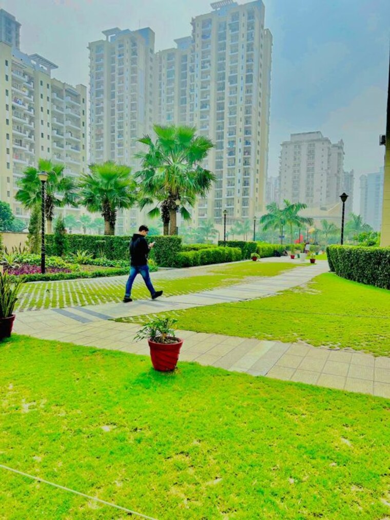 Garden, nimbus-the-golden-palm 1 RK 550 Sq.Ft. Apartment In Sector 168 Noida 9773370