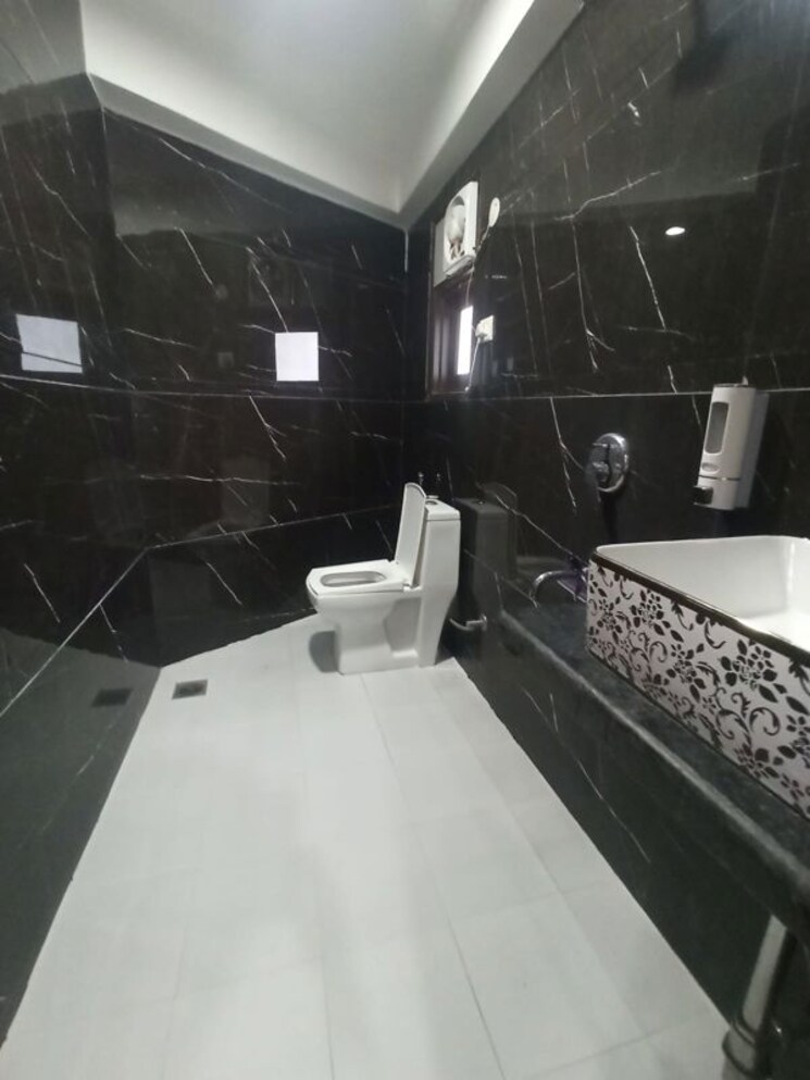 Bathroom, saket 1 RK 500 Sq.Ft. Apartment In Saket Delhi 9773379