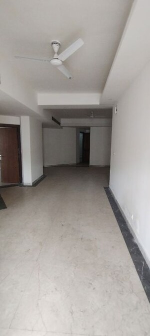 Room in 3 BHK Apartment at Supertech ORB, Sector 74 – for Rent