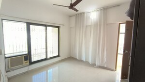 Room in 2.5 BHK Apartment at Atlanta Heights, Prabhadevi – for Rent